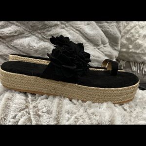 2/$20 NWOT sandal